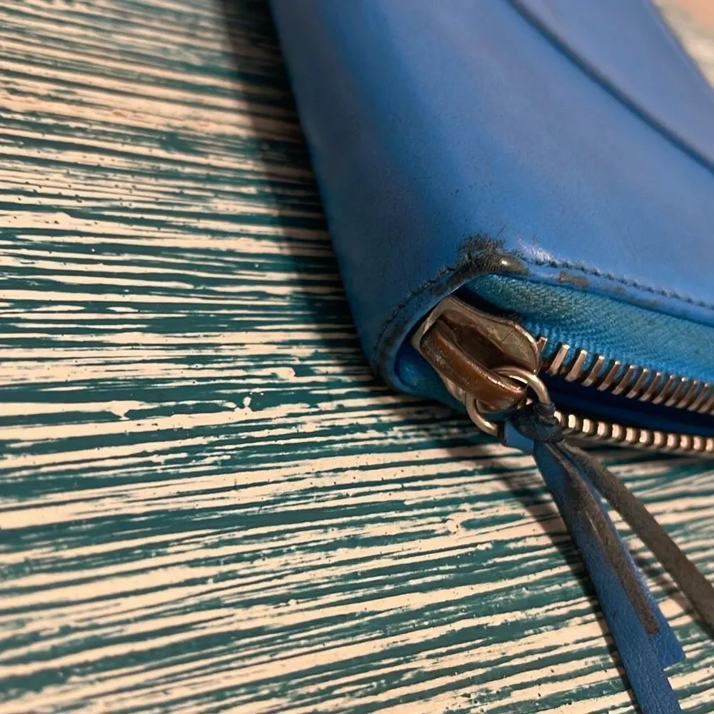 Balenciaga Women’s Leather Papier Continental Lagoon Wallet